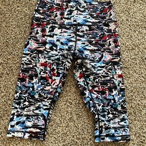 Lululemon Cropped y2k multicolor leggings size 12 like new